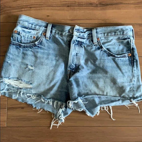 SOLD Levi’s short, Size 29 💛 - Picture 1 of 8